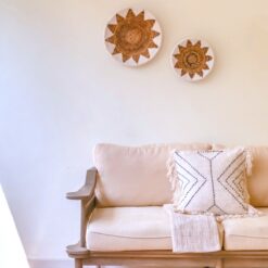 Alternative view of Ronde Boho Wandmand β Geweven Wanddecoratie β Decoratieve Schaal β Geweven Wandbord met Geborduurd Sterpatroon ADARI (2 maten, Γ30/40 cm)