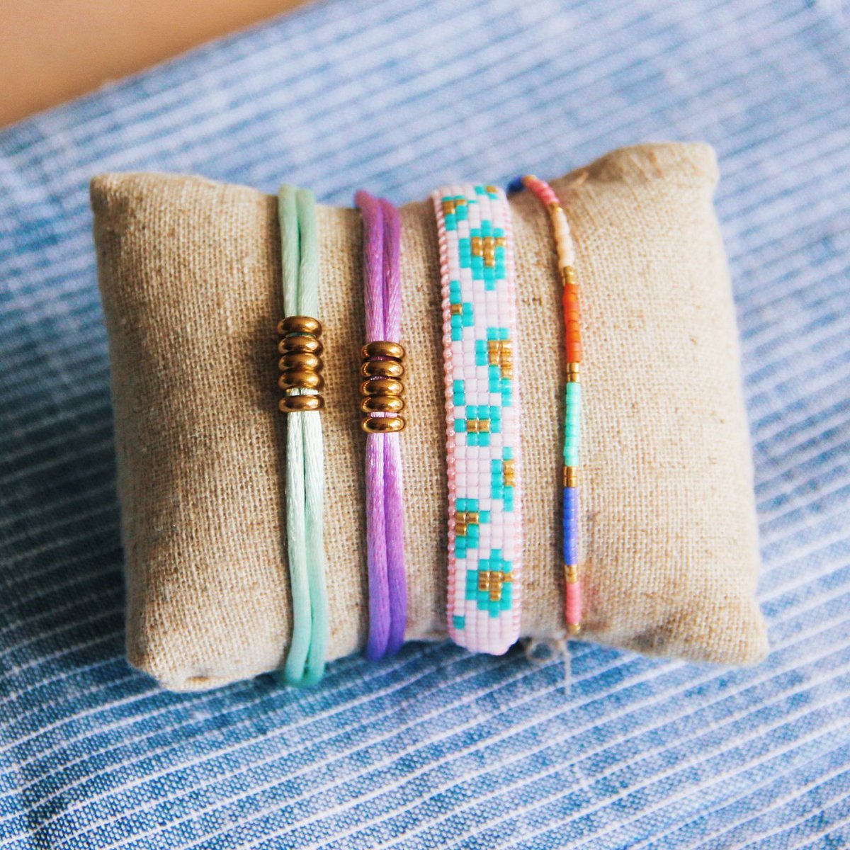 Satijnen armband met ringen – lila/goud - Afbeelding 3