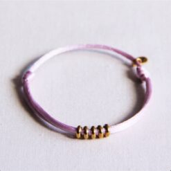 Satijnen armband met ringen β lila/goud