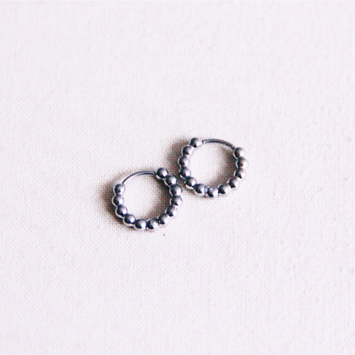RVS oorringen 10mm "balletjes" - zilver - Afbeelding 2