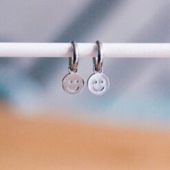 RVS oorringen met smiley β zilver