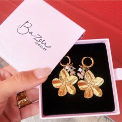 Alternative view of Oorring met een cluster van edelstenen en bloem - naakt