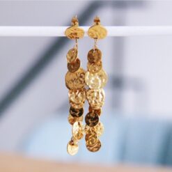 Oorknopjes met een ketting van muntjes