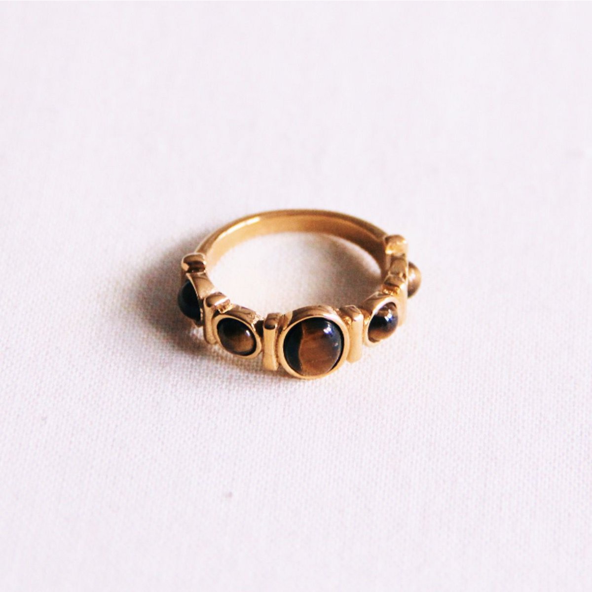 Gladde ring met 5 stenen - bruin