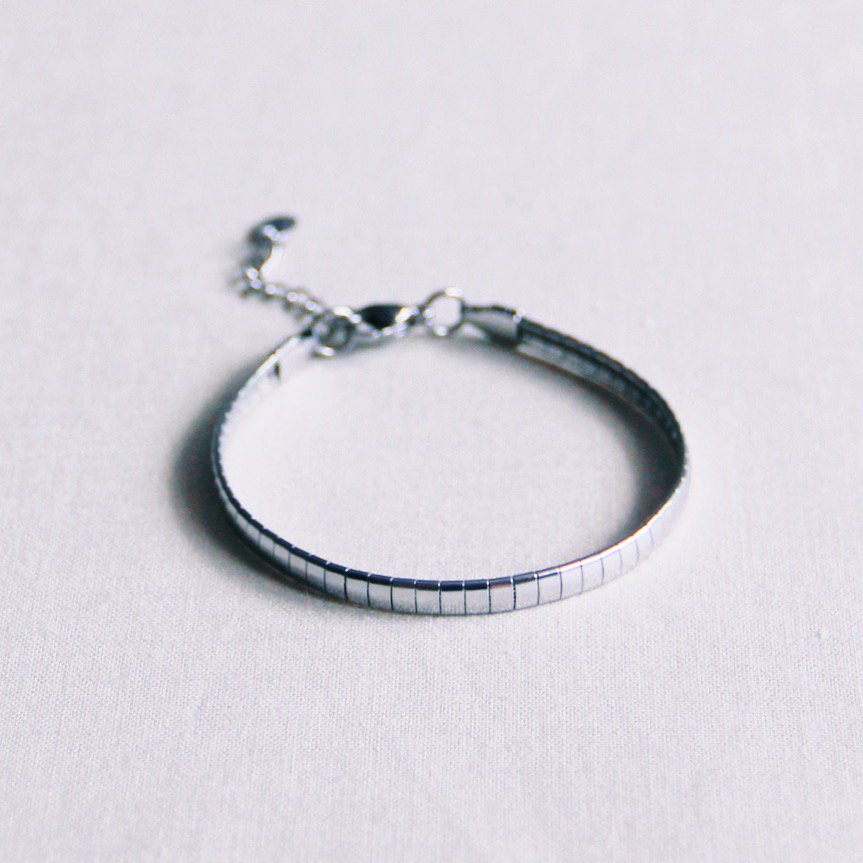 SA812 - Stalen platte armband gestreept - zilver