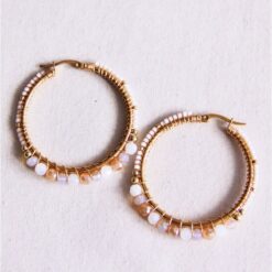 Alternative view of Ronde hoepel oorbellen met facetten en miyukis - naaktmix