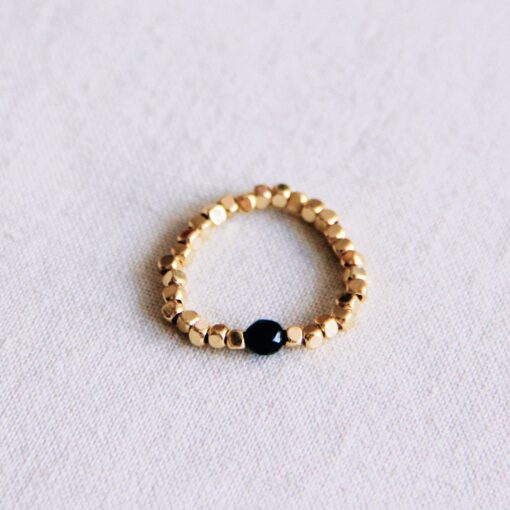Elastische ring met natuursteen - zwart