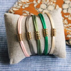 Alternative view of SS102 - Satijnen armband met ringen β zandkleurig / goud
