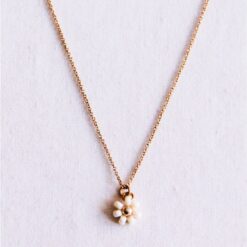 Fijne ketting met madeliefje bloem - crème