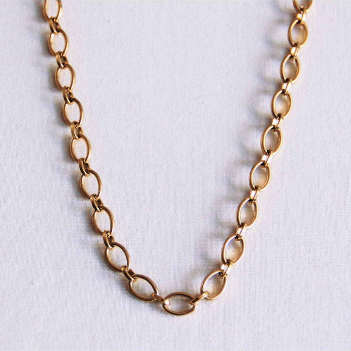 Ovaal gekoppelde ketting