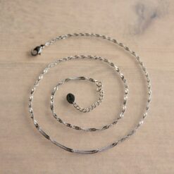 Alternative view of Kleine gedraaide ketting van roestvrij staal β zilver