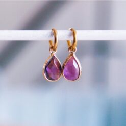 Roestvrijstalen hoepels met een druppelvormige natuursteen-paars