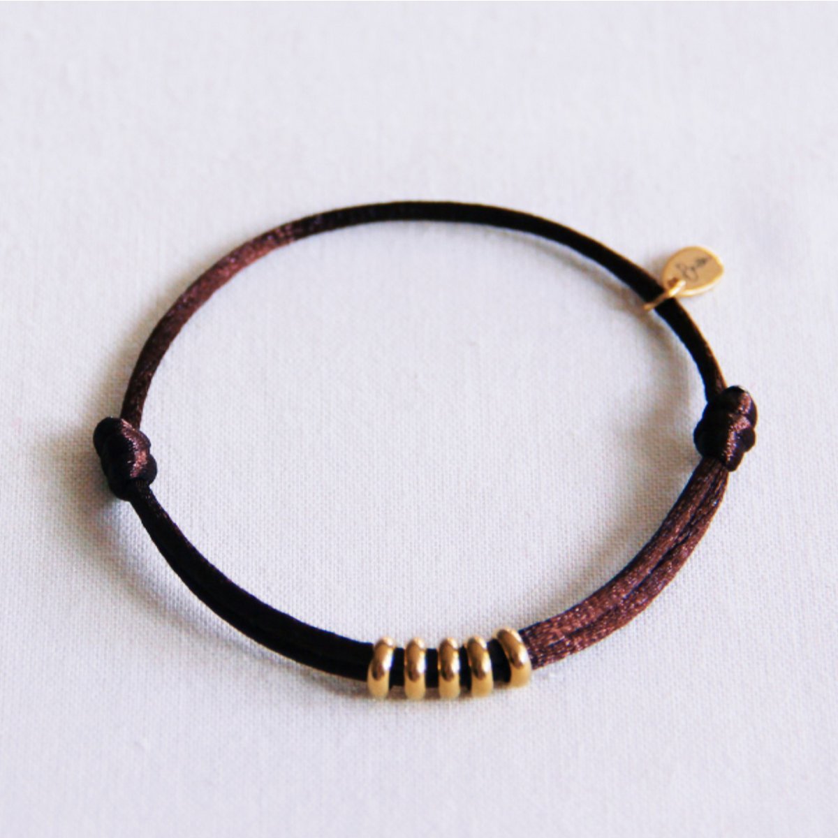 Satijnen armband met ringen - donkerbruin/goud