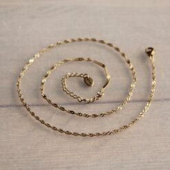 Alternative view of Kleine gedraaide ketting van roestvrij staal – goud