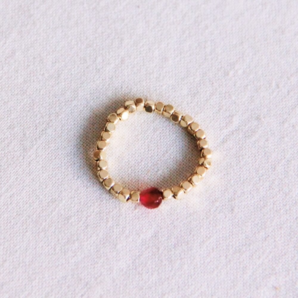 Elastische ring met natuursteen - Fuchsia
