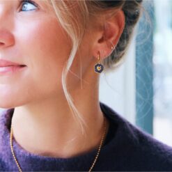 Alternative view of RVS oorringen met rond hart bedel - paars/goud