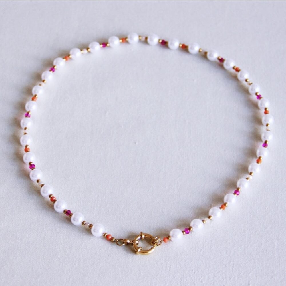 Parelsketting met gekleurde facetten en ronde gesp - lila/fuchsia/oranje