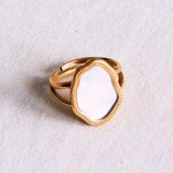 Statement ring met ovale steen - parelmoer
