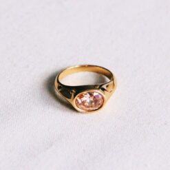 Ring met ovale kristalsteen - perzik