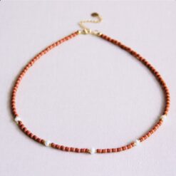 Kralen ketting met parels - koraal/cognac