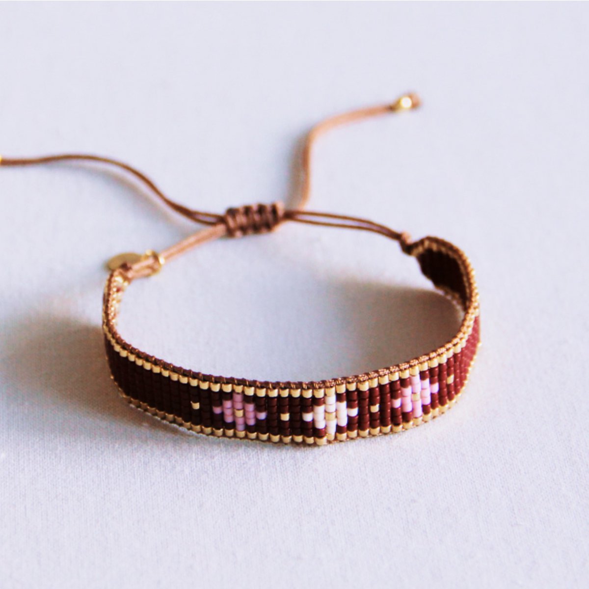 Weven armband met bloempatroon - donkerbruin/paars - Afbeelding 2