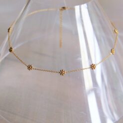 Alternative view of Roestvrij stalen ketting met fijne madeliefjesbloemen - goud