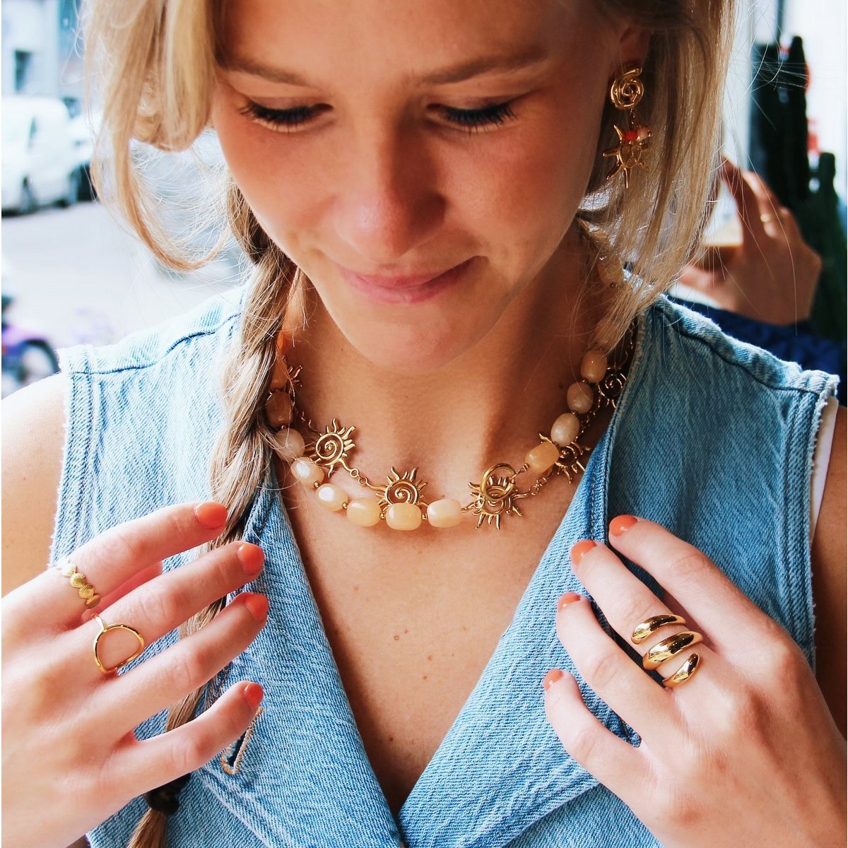 Kralen ketting met strand charmes en edelstenen - naakt - Afbeelding 2