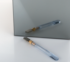 Grijze spiegel op maat 4 en 6 mm – Getint spiegelglas met rustige reflectie